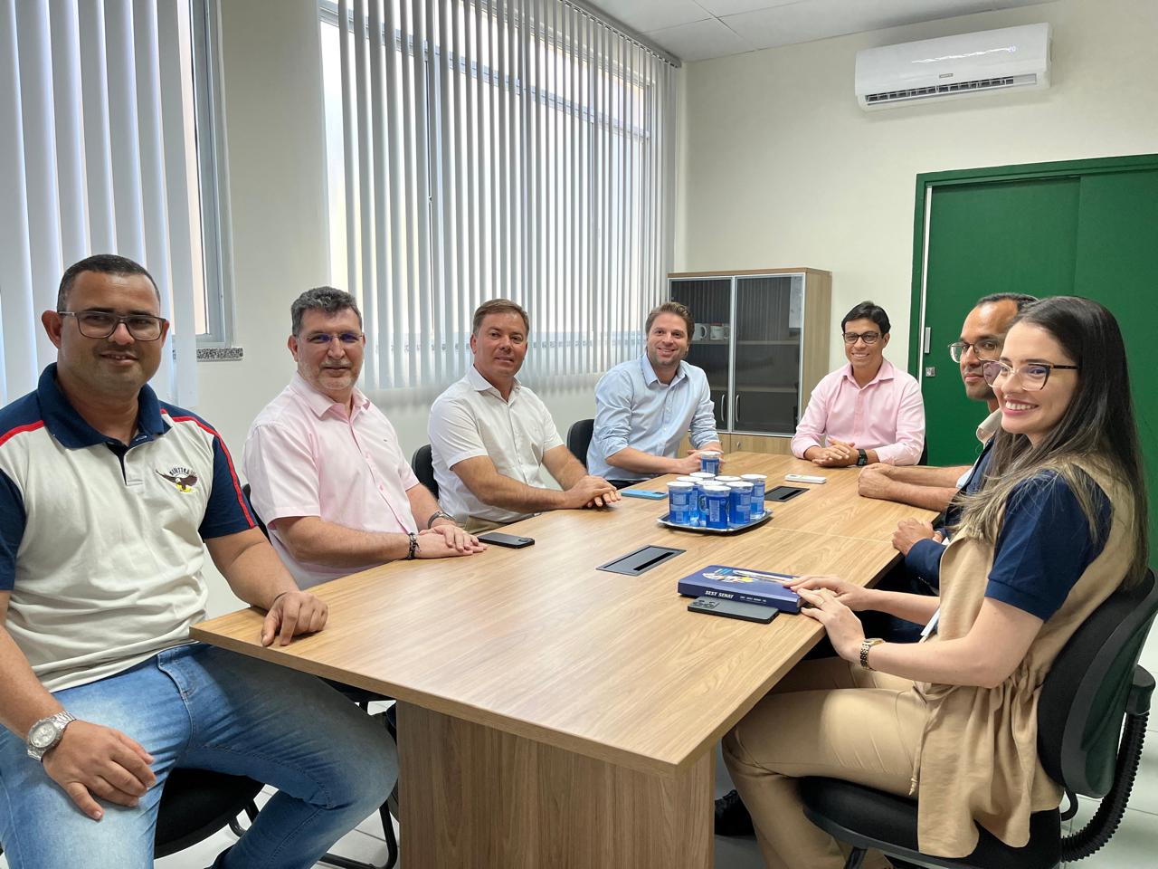 Superintendente da SMTT se reúne com empresa vencedora da licitação do transporte e reforça compromisso da gestão com trabalhadores do sistema - SMTT Aracaju